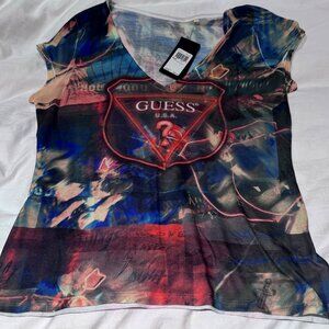 Cute Guess V-Neck Graphic Tee (NWT)
